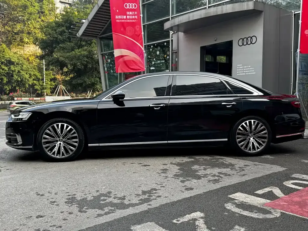 Audi A8 2021 из CN, фото 3