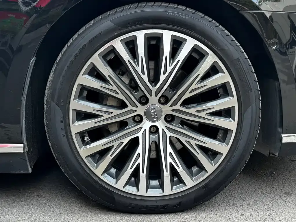Audi A8 2021 из CN, фото 4