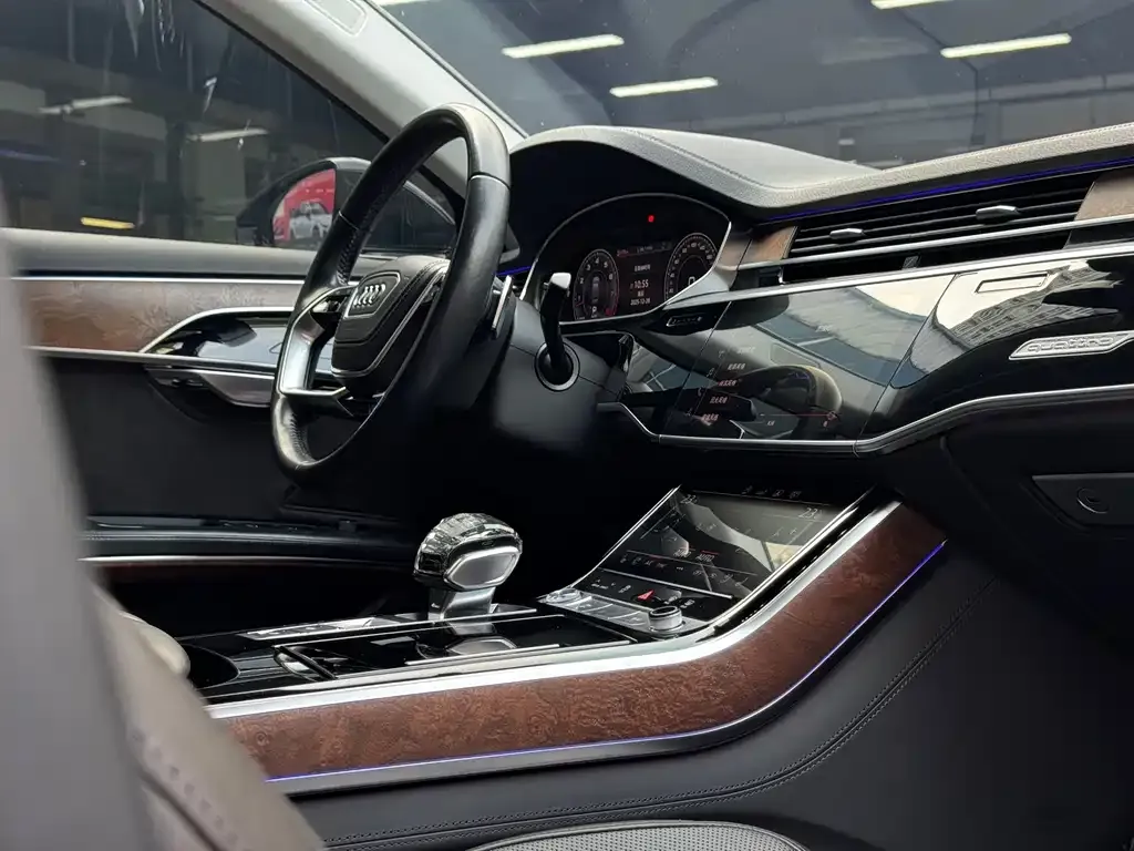 Audi A8 2021 из CN, фото 6