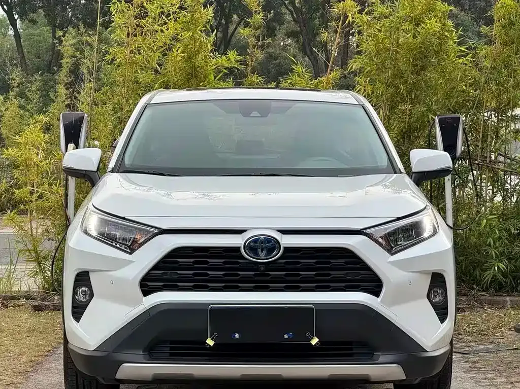Toyota RAV4 — фото 10