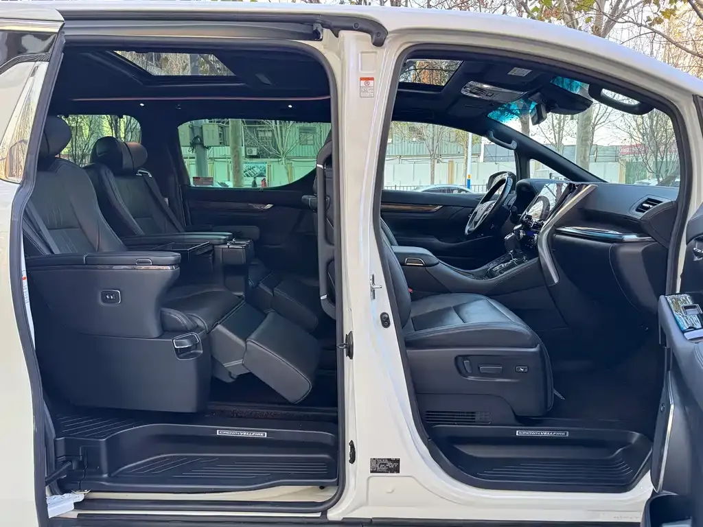 Toyota Vellfire 2021 из CN, фото 2
