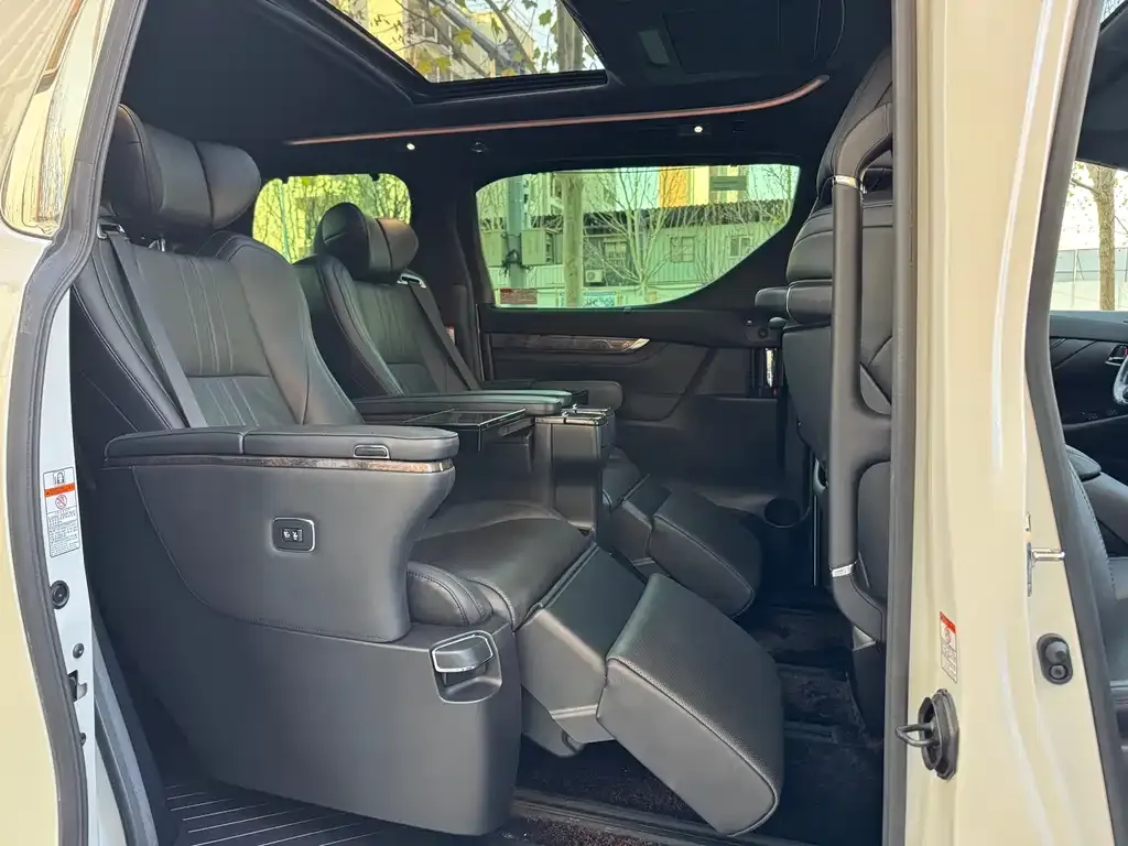 Toyota Vellfire 2021 из CN, фото 3