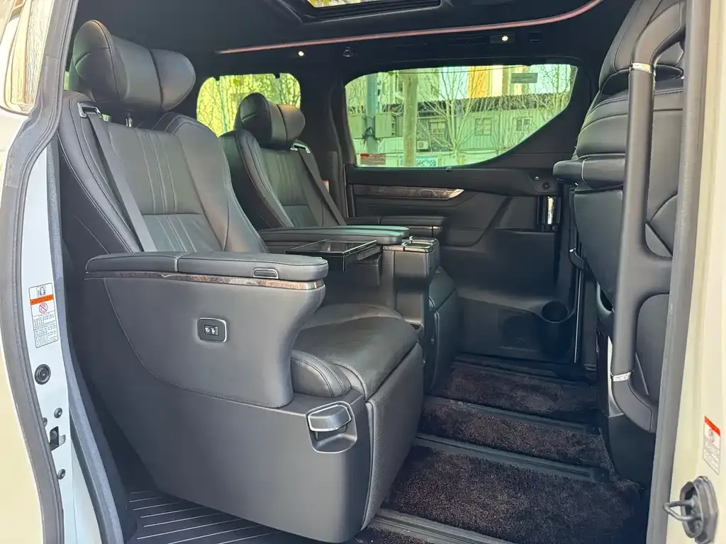 Toyota Vellfire 2021 из CN, фото 5