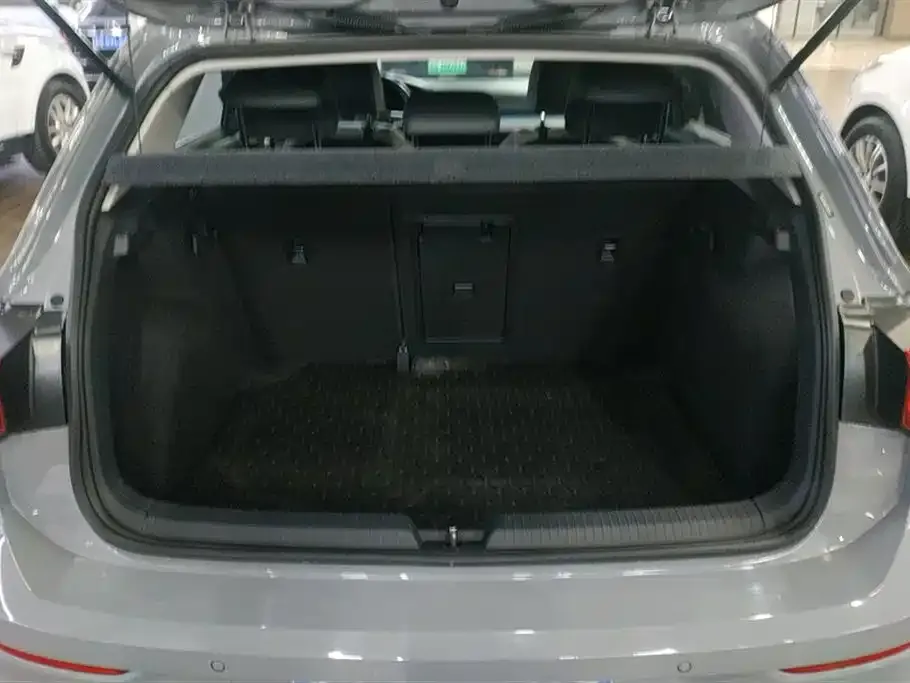 Volkswagen Golf 2024 из CN, фото 8
