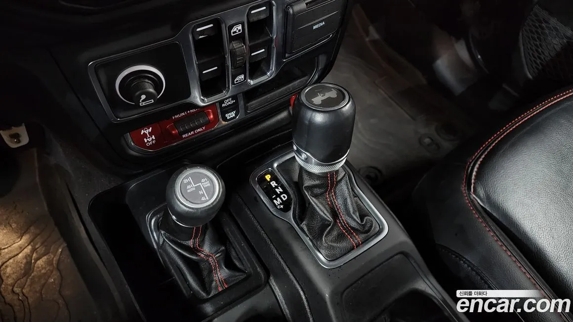 Jeep Wrangler 2021 из KR, фото 3