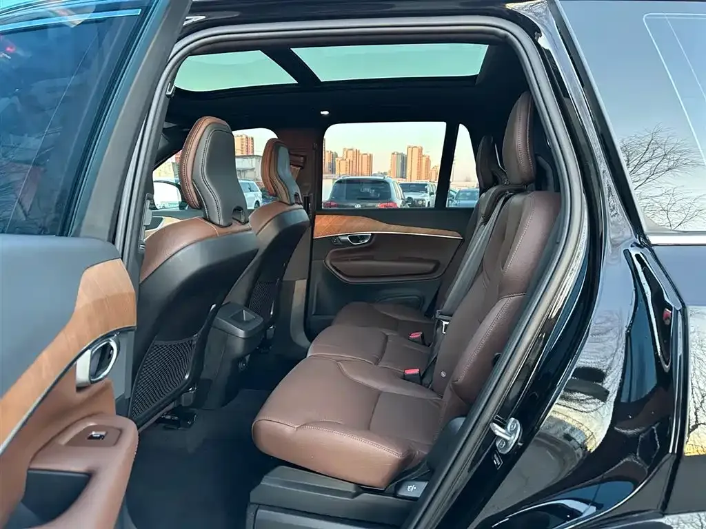 Volvo XC90 2024 из CN, фото 5