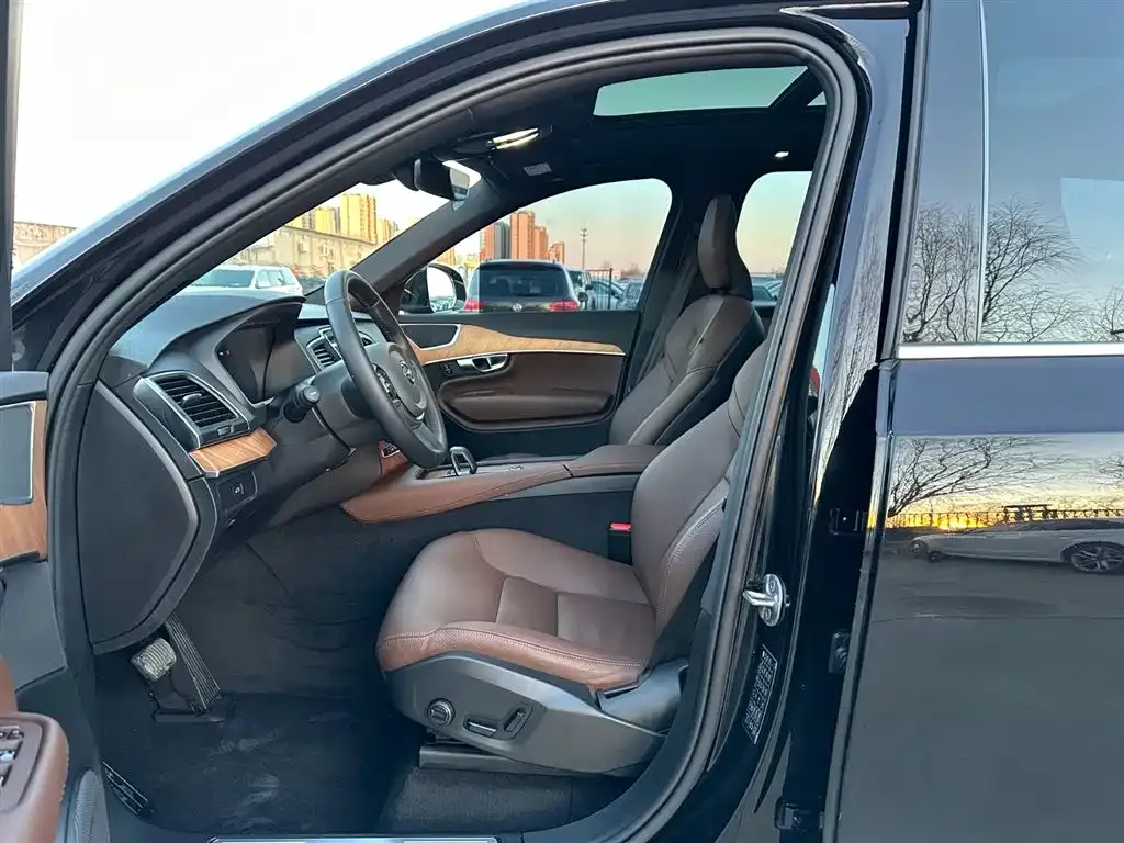Volvo XC90 2024 из CN, фото 10