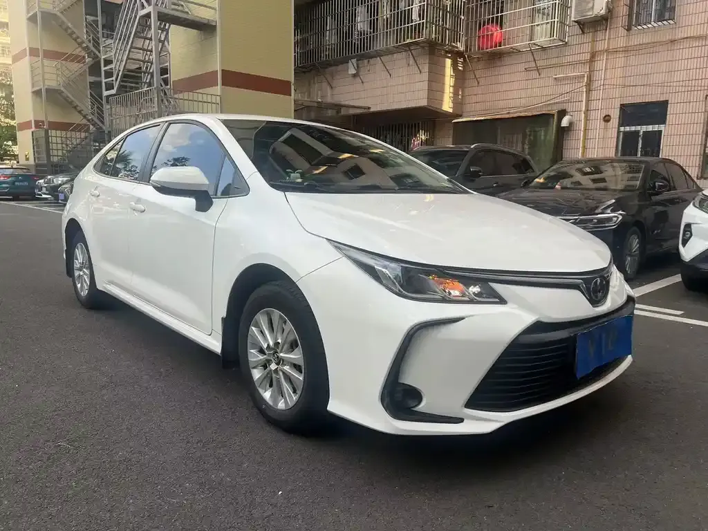 Toyota Corolla 2022 из CN, фото 1