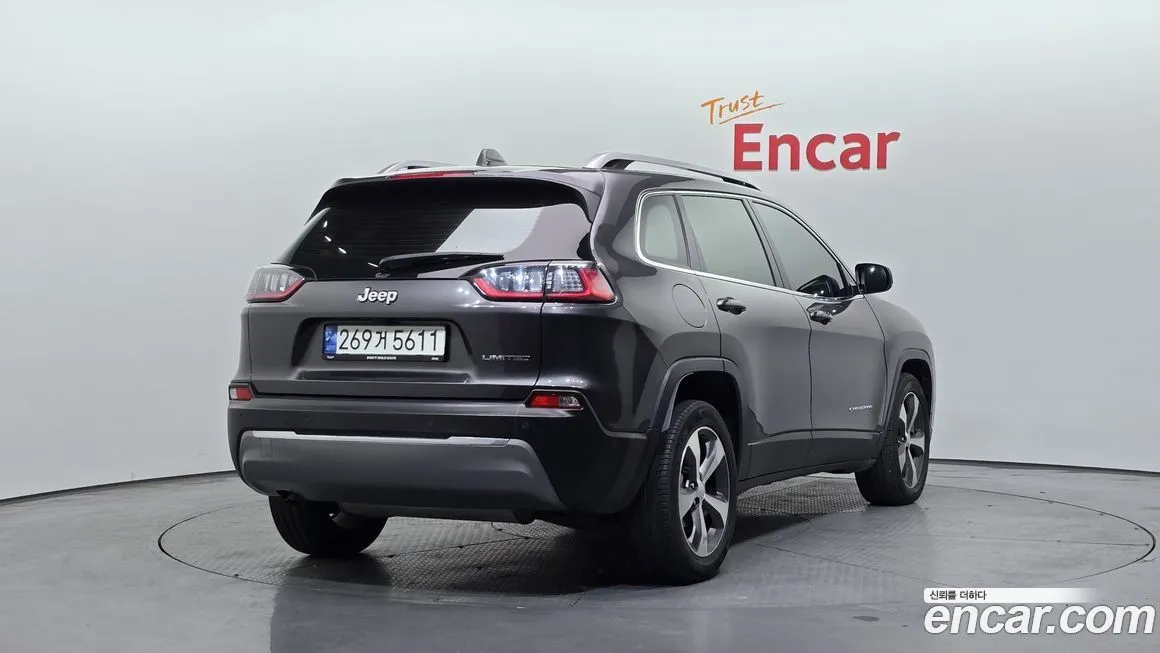 Jeep Cherokee 2021 из KR, фото 3