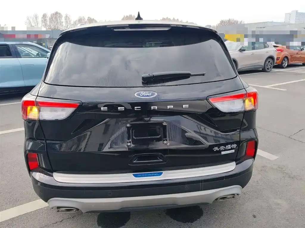 Ford Escape 2023 из CN, фото 2