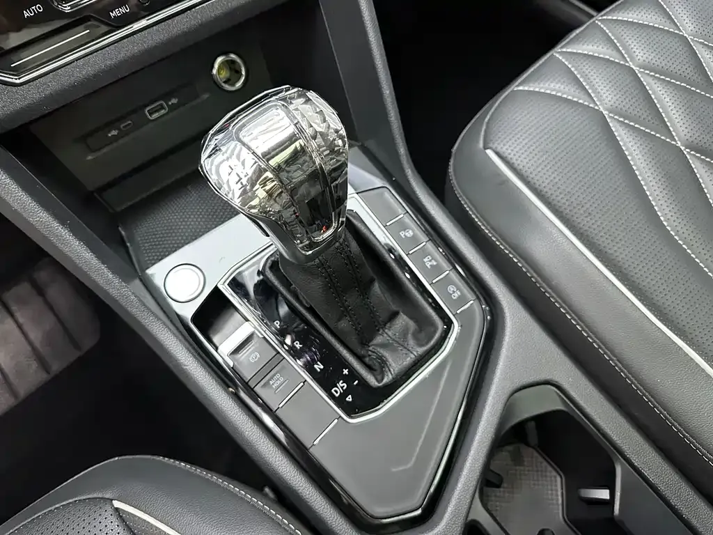 Volkswagen Tiguan L 2021 из CN, фото 9