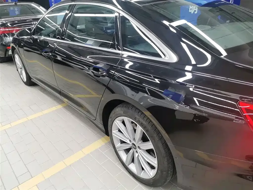 Audi A6L 2024 из CN, фото 5
