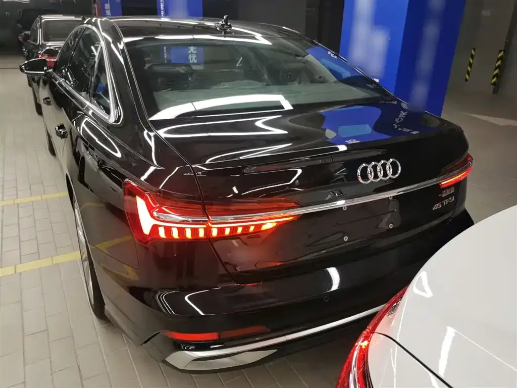 Audi A6L 2024 из CN, фото 2