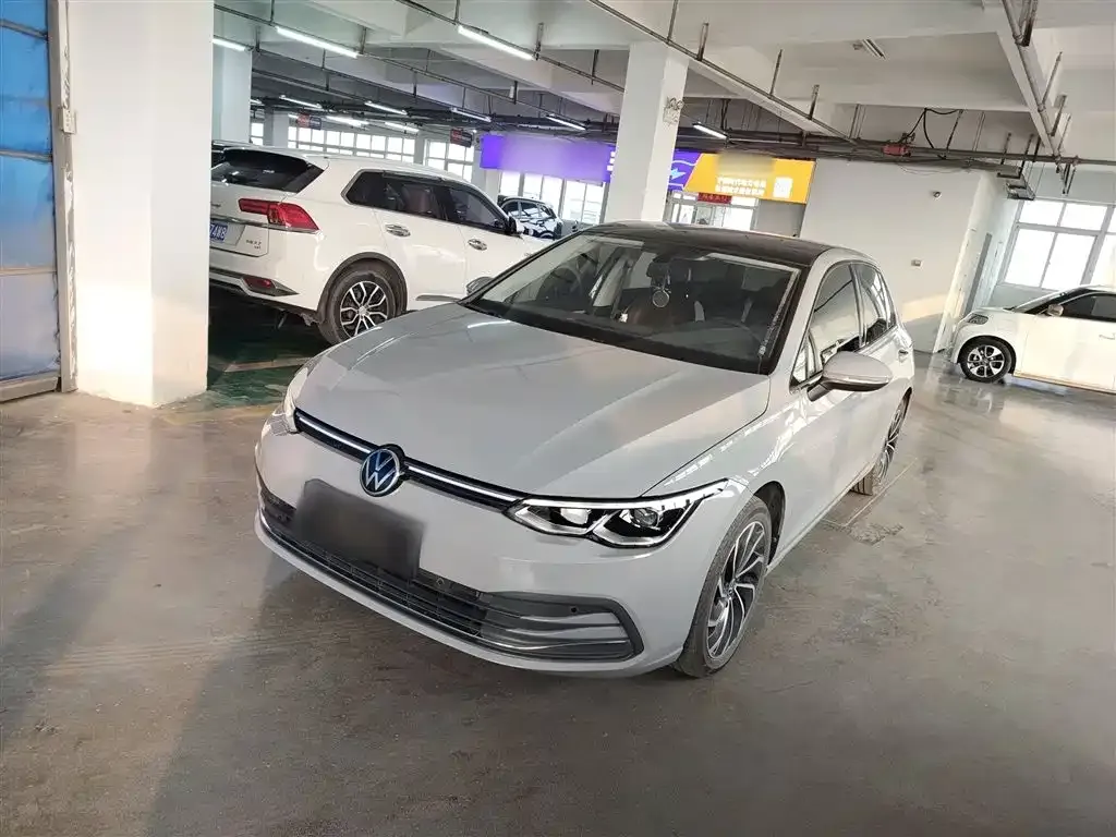 Volkswagen Golf 2023 из CN, фото 8
