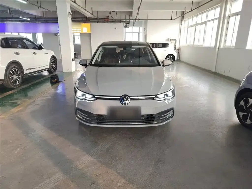 Volkswagen Golf 2023 из CN, фото 6