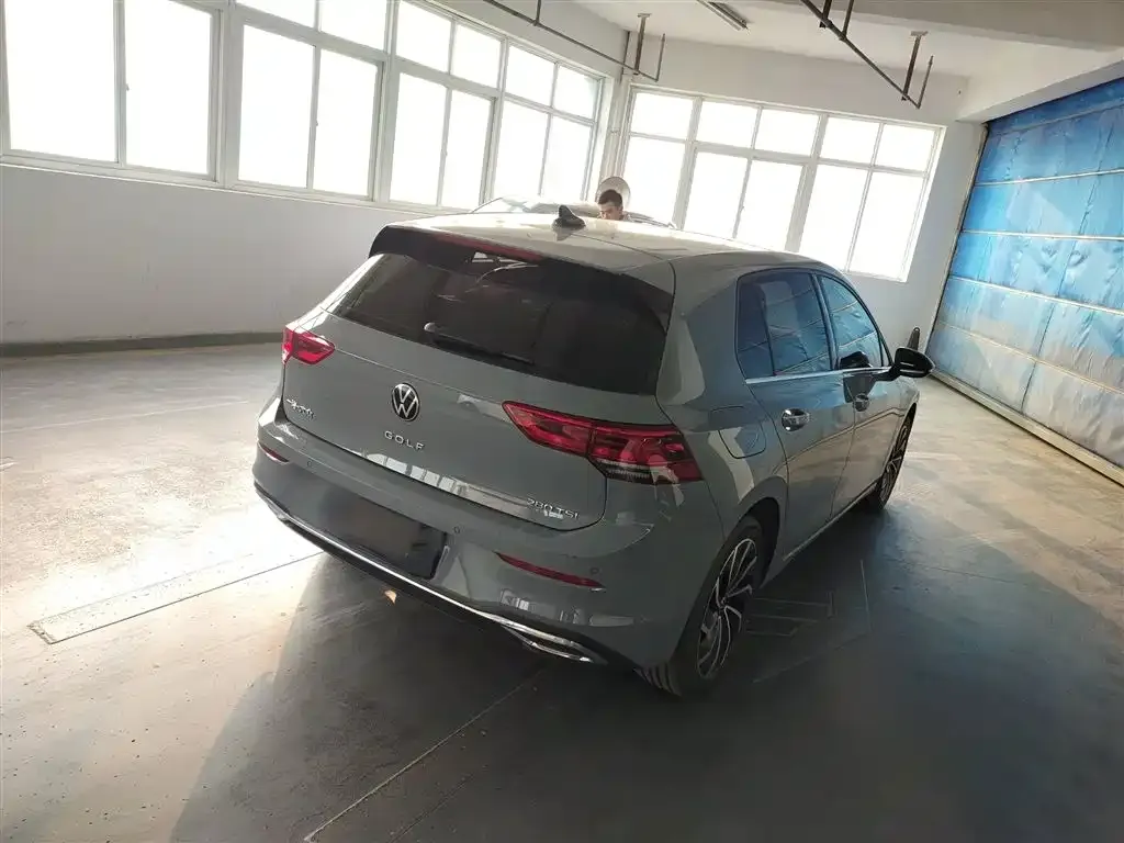 Volkswagen Golf 2023 из CN, фото 3