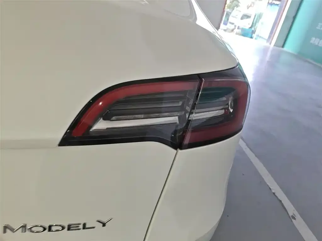 Tesla Model Y 2023 из CN, фото 8