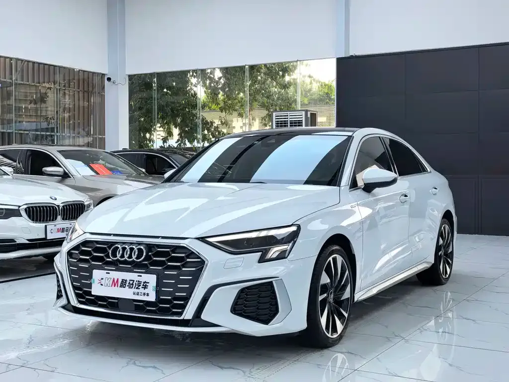 Audi A3 2023 из CN, фото 1