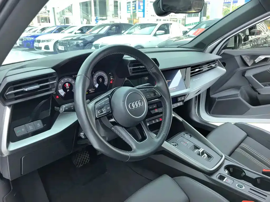Audi A3 2023 из CN, фото 4