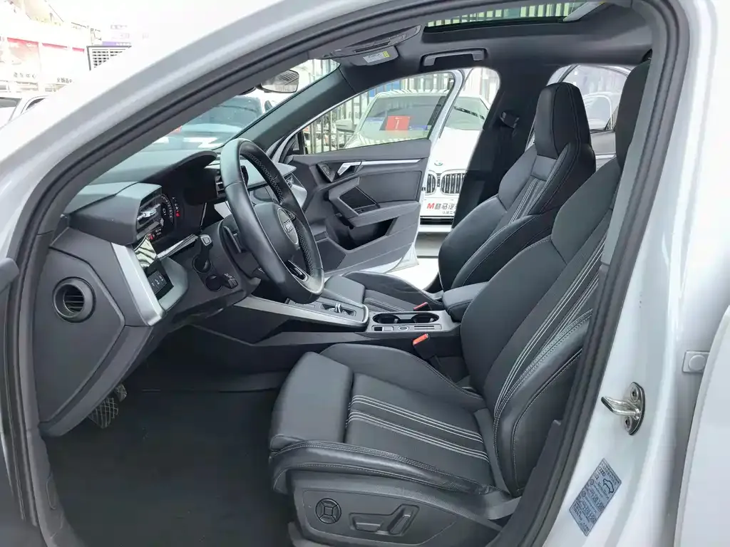 Audi A3 2023 из CN, фото 5