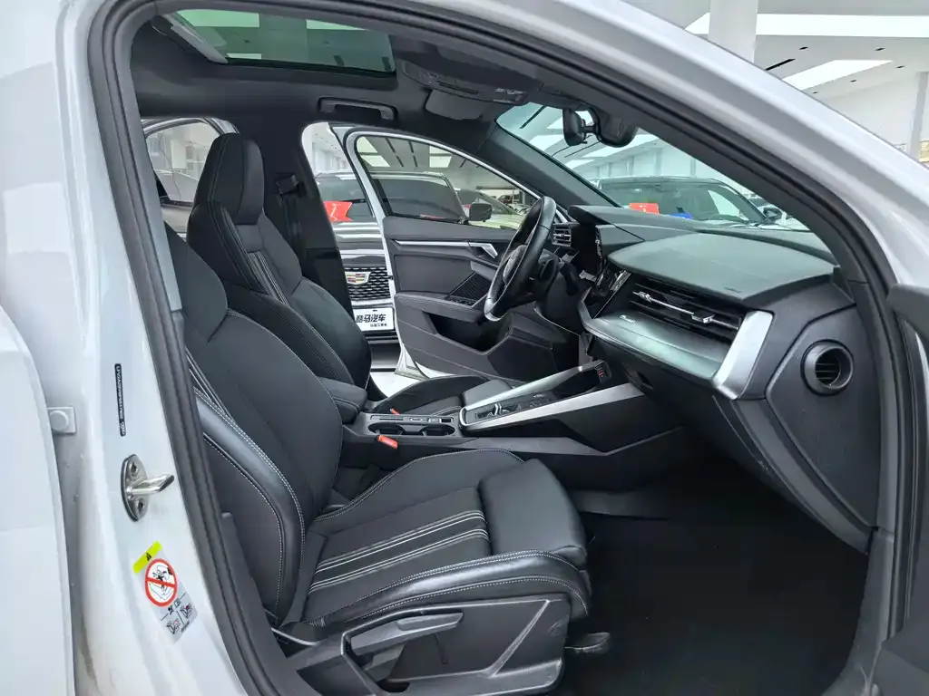Audi A3 2023 из CN, фото 9