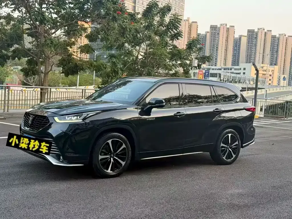 Toyota Crown Kluger 2021 из CN, фото 1