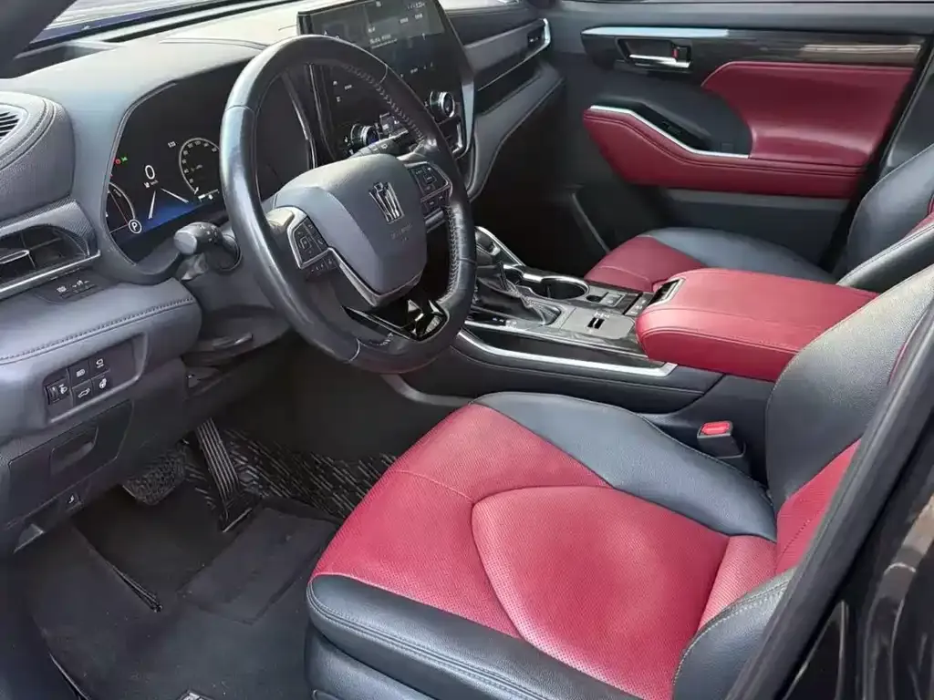 Toyota Crown Kluger 2021 из CN, фото 2