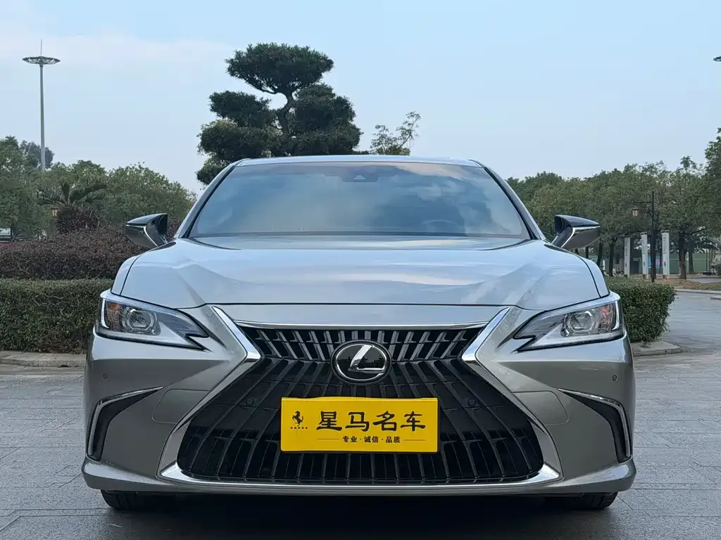 Lexus ES 2023 из CN, фото 2