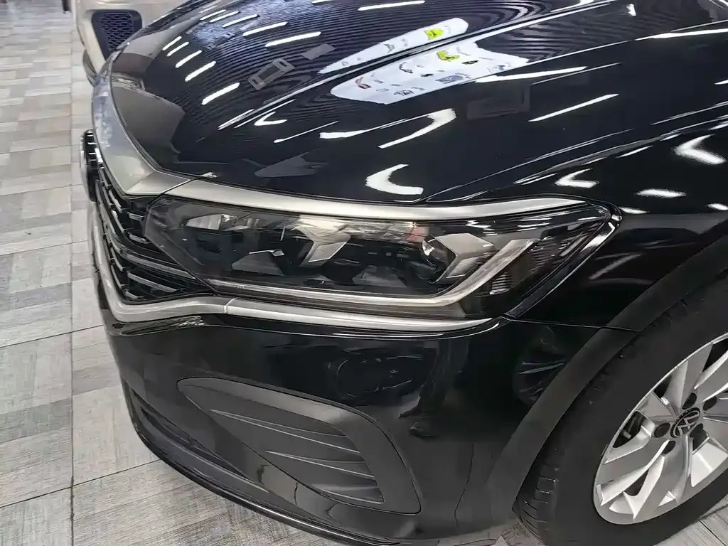 Volkswagen Passat 2023 из CN, фото 7