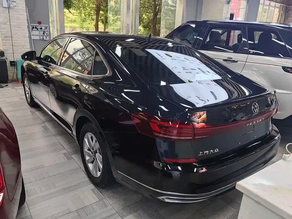 Volkswagen Passat 2023 из CN, фото 5