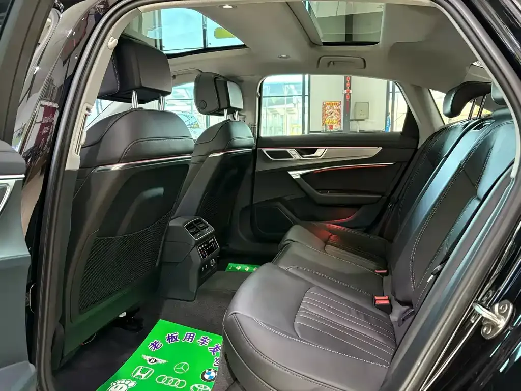 Audi A6L 2023 из CN, фото 9