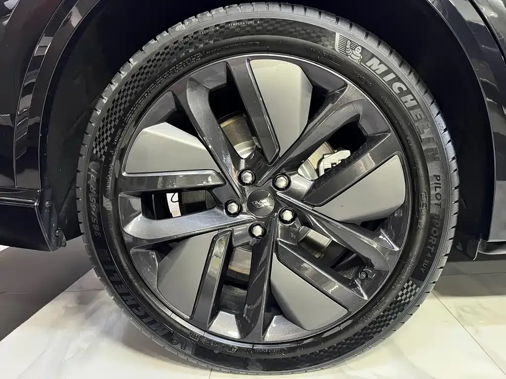 Li Auto L9 2025 из CN, фото 4
