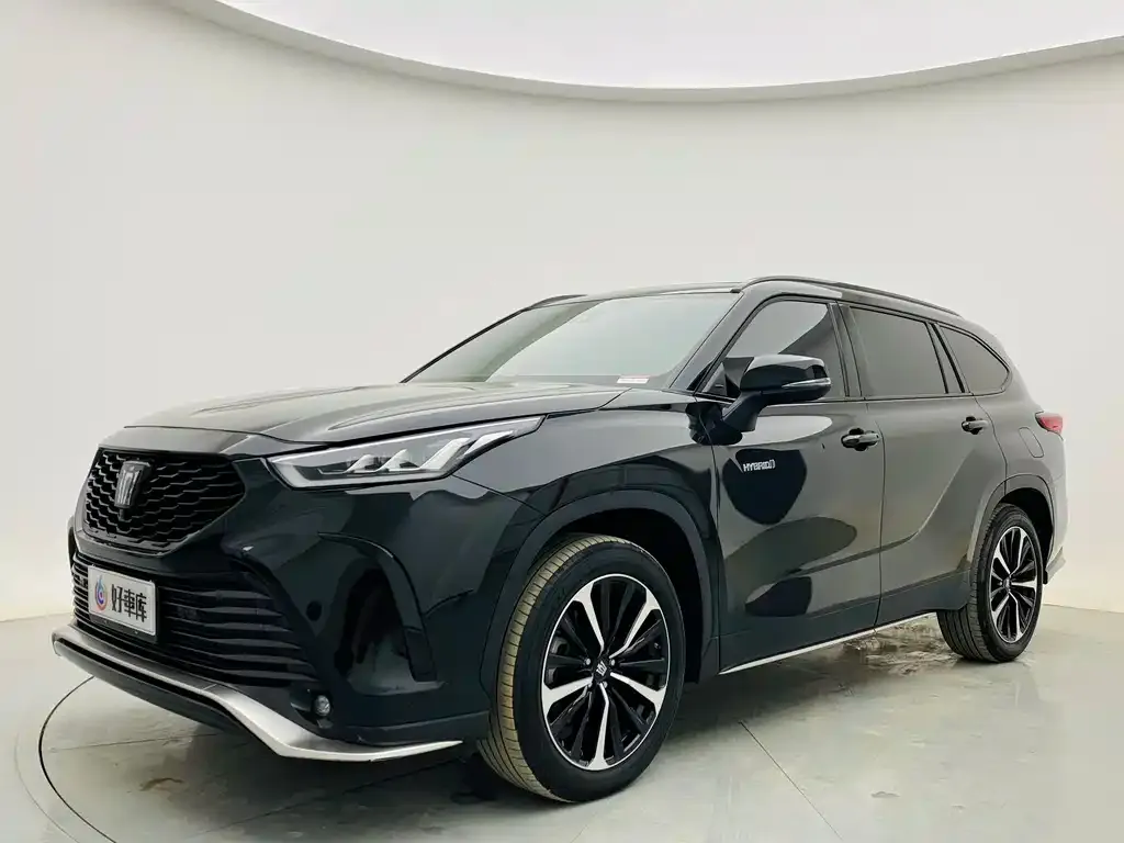 Toyota Crown Kluger 2022 из CN, фото 1