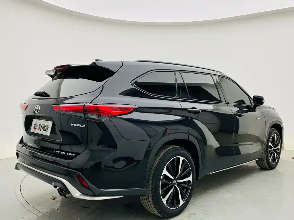 Toyota Crown Kluger 2022 из CN, фото 7