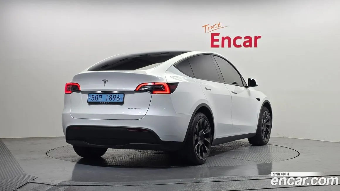 Tesla Model Y 2024 из KR, фото 2