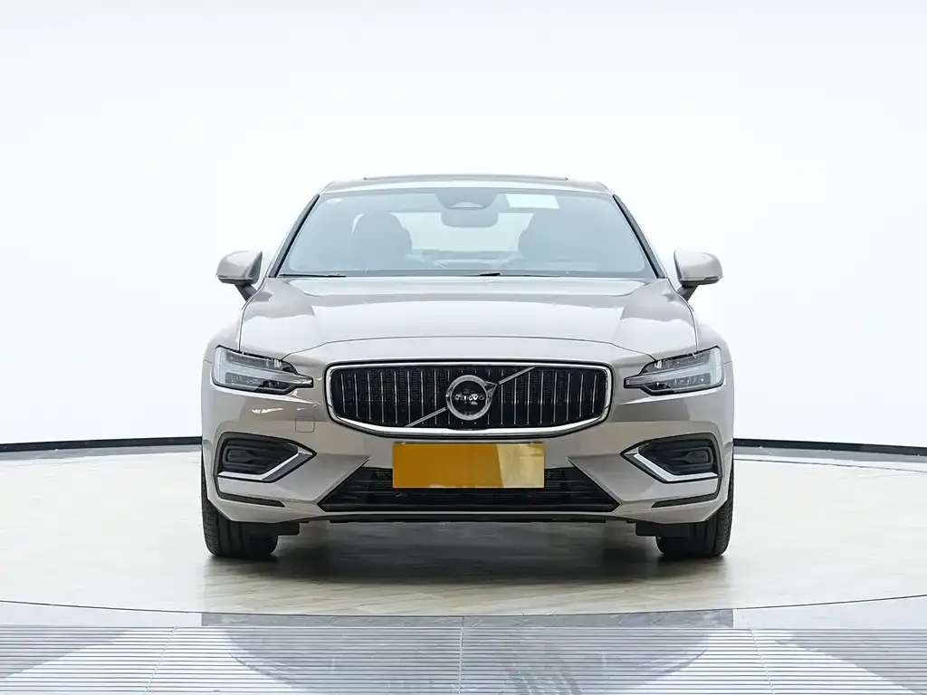 Volvo S60 2026 из CN, фото 4