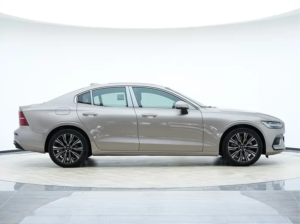 Volvo S60 2026 из CN, фото 3