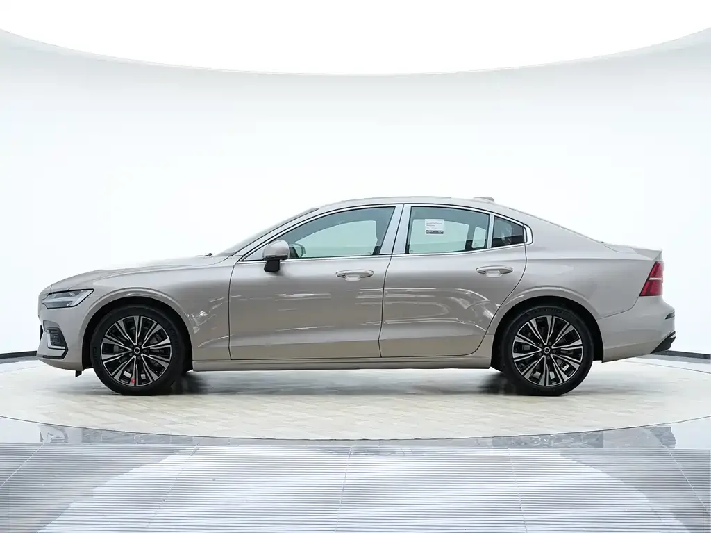 Volvo S60 2026 из CN, фото 9