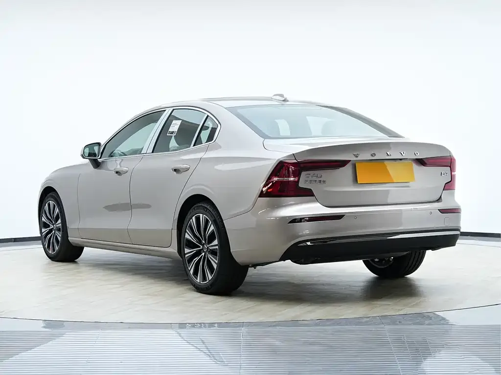Volvo S60 2026 из CN, фото 7