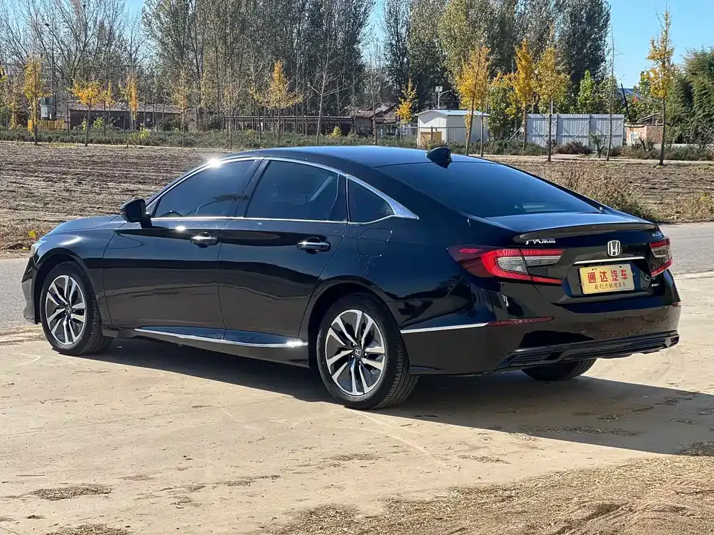 Honda Accord — фото 9