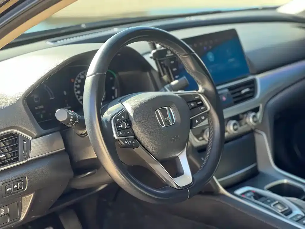 Honda Accord — фото 7