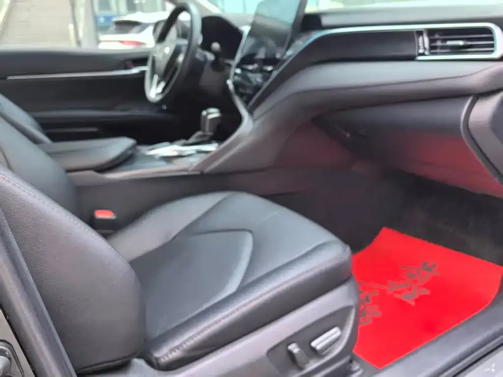Toyota Camry 2021 из CN, фото 2