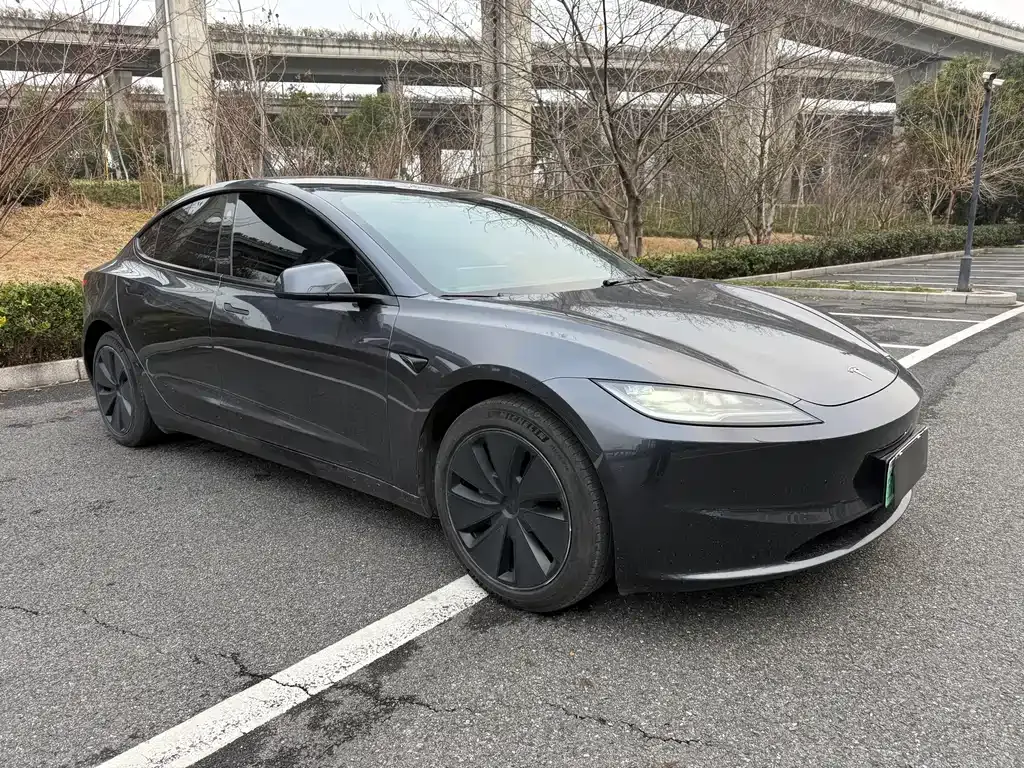 Tesla Model 3 — фото 9