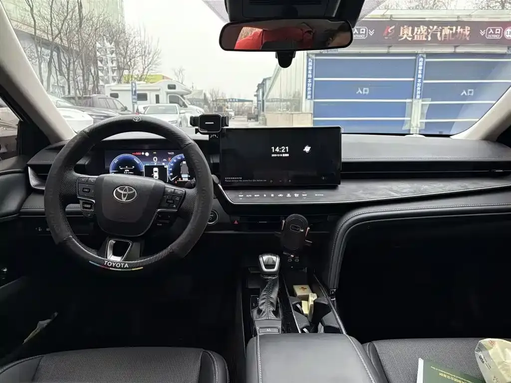 Toyota Camry 2025 из CN, фото 4