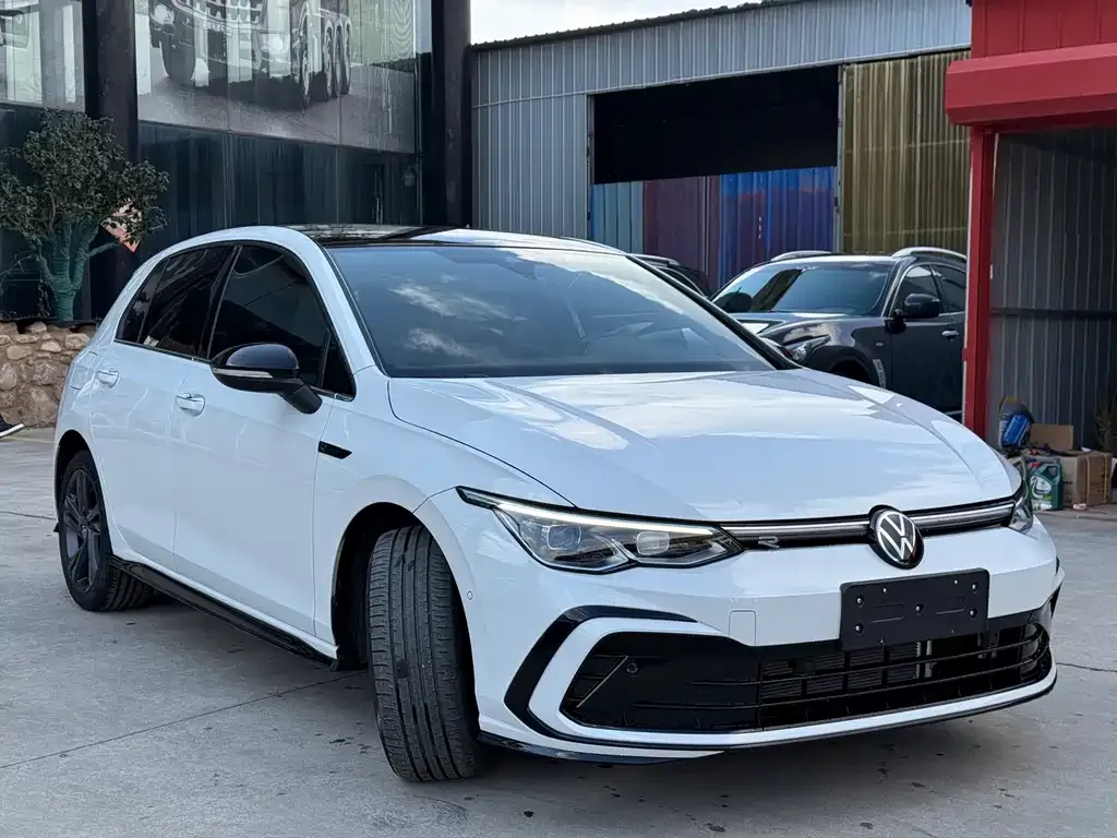 Volkswagen Golf 2024 из CN, фото 6