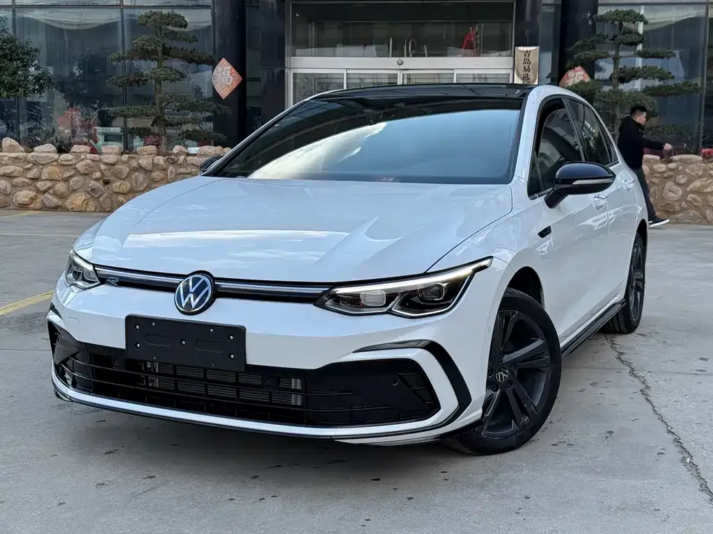 Volkswagen Golf 2024 из CN, фото 8