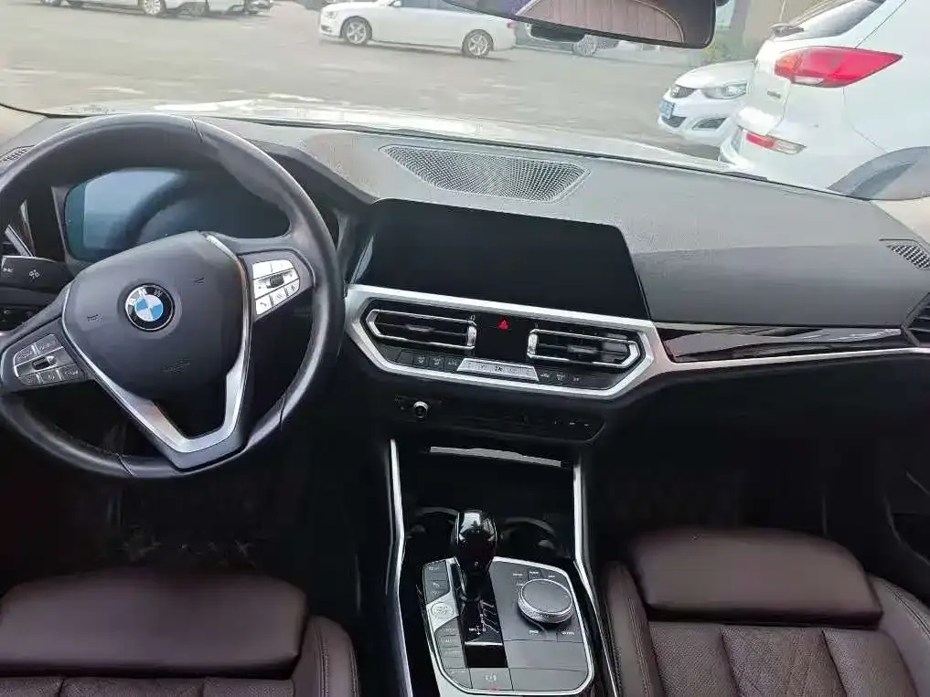 BMW 3 Series 2022 из CN, фото 8