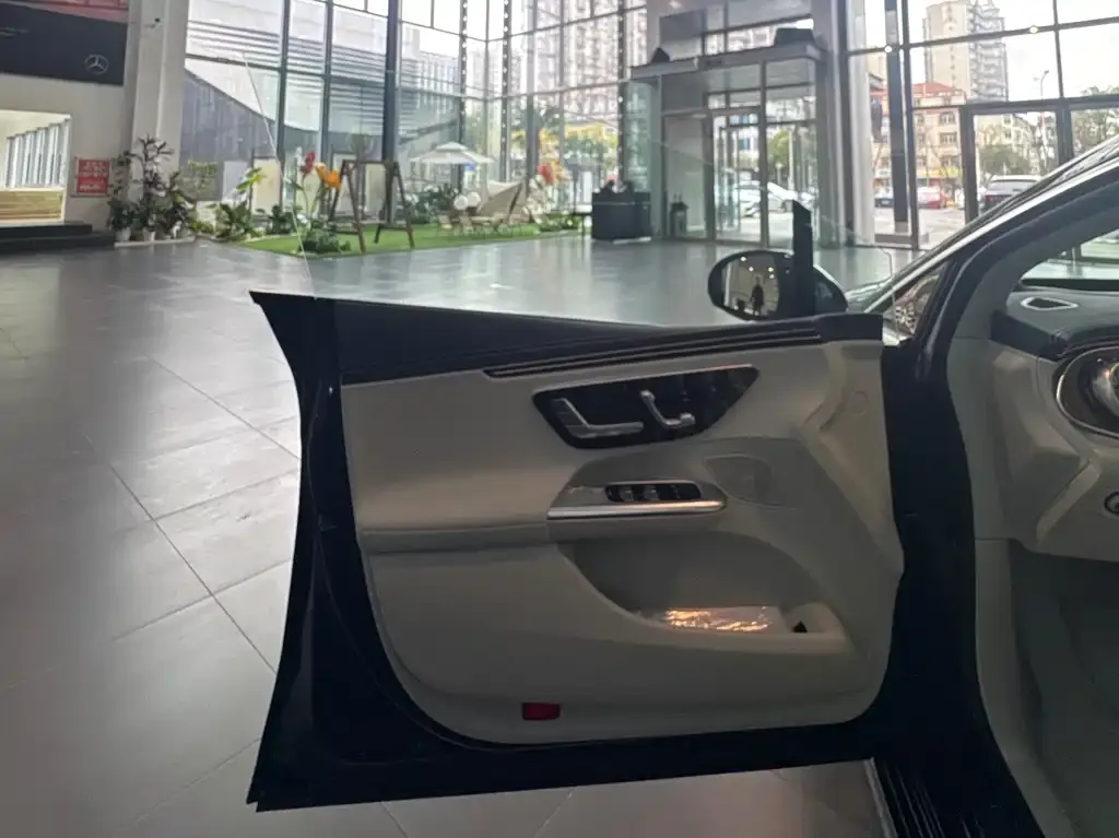 Mercedes-Benz EQE 2025 из CN, фото 6