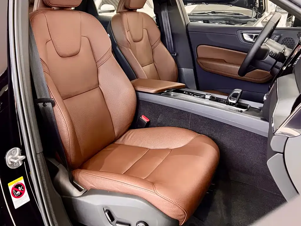 Volvo XC60 2025 из CN, фото 8