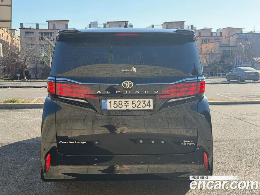 Toyota Alphard — фото 8